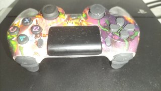 PlayStation 4 con mando