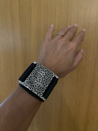 Pulsera Piel y Acero Diseño Floral