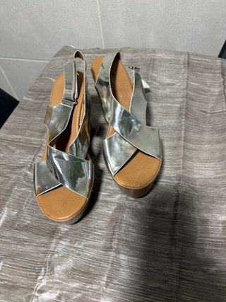 Sandalias de plataforma plateadas