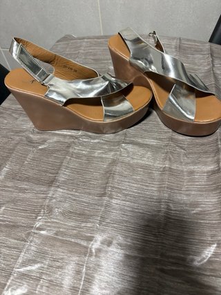 Sandalias de plataforma plateadas