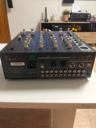 Mesa de mezclas Vonyx STM7010
