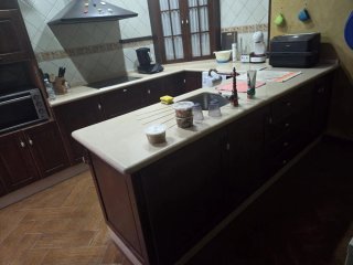 Cocina modular marrón