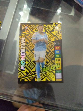 4 Cromos Momentum Oro