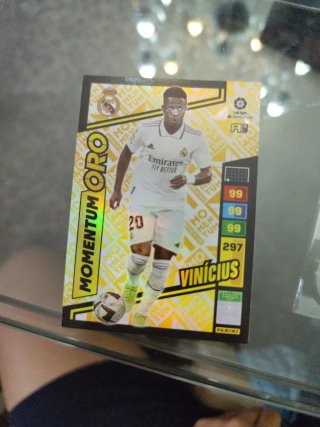 4 Cromos Momentum Oro