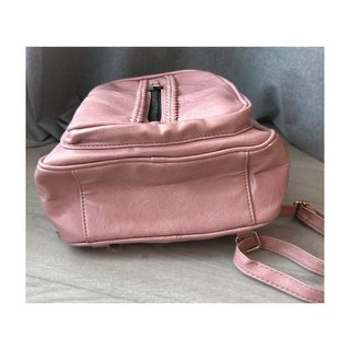 Mochila elegante rosa suave