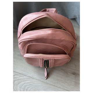 Mochila elegante rosa suave