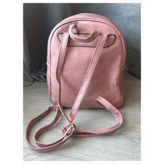 Mochila elegante rosa suave