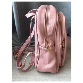 Mochila elegante rosa suave