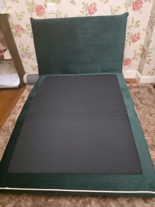 Sillón Cama Verde Maison Du Monde. Verde oscuro.