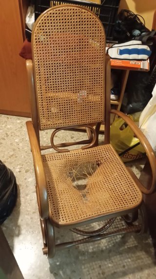 Mecedora Vintage Ratán y Madera Restaurada