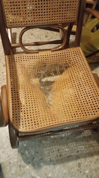 Mecedora Vintage Ratán y Madera Restaurada