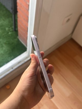 iPhone 14 Lila Claro 256GB 100% batteria