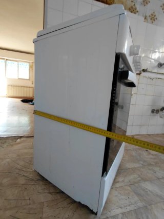 Cocina de gas 4 fuegos con horno marca eurotech.