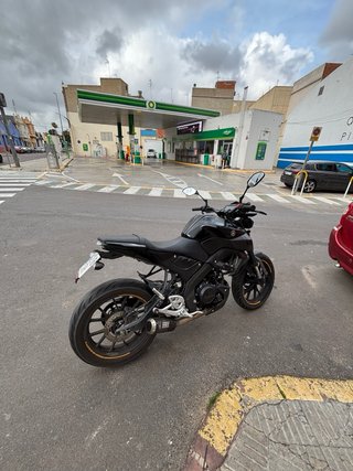 Yamaha MT-125 Negra