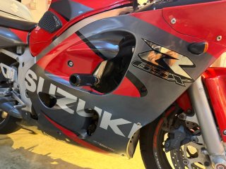 Suzuki GSX R600 Sportbike Roja y Negra