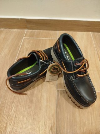 Náuticos Gorila Azul Talla 38.Sin estrenar.