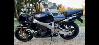 Honda CBR 900 RR Fireblade SC28 Negra