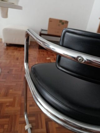 Sillas Vintage Semicirculares Negras