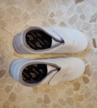 Zapatos Sanitarios Dian Blancos. Tallas 41 y 42