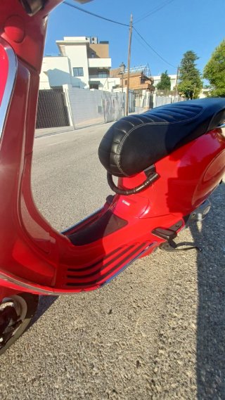 Vespa Sprint 125 Roja