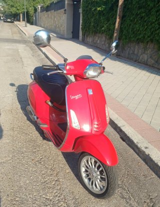 Vespa Sprint 125 Roja