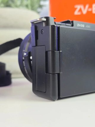 NUEVA Cámara Sony ZV-E10 con objetivo kit 16-50mm.