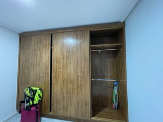 Regalar Puertas correderas armario madera