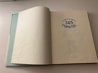 La vuelta al año en 365 cuentos