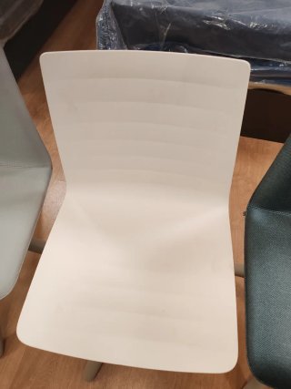 Sillas de tela grises