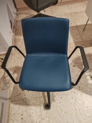 Sillas de tela grises