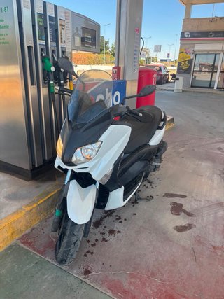 Yamaha XMAX 125cc Maxi Scooter