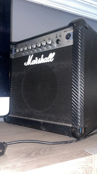 Amplificador Marshall MG15CFX