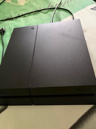 PS4 + 11 Juegos: FIFA, PES, NBA 2K, GTA V