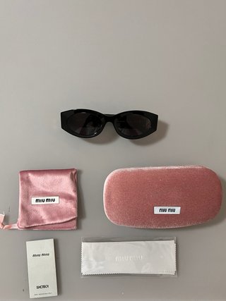 Occhiali da sole Miu Miu Glimpse neri e oro