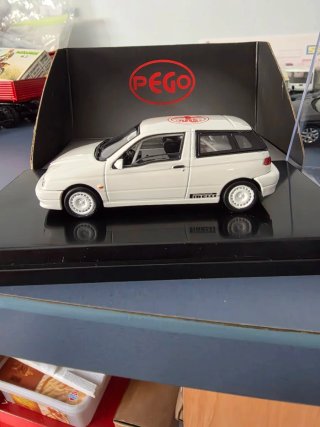 Maqueta Alfa Romeo 145 PEGO