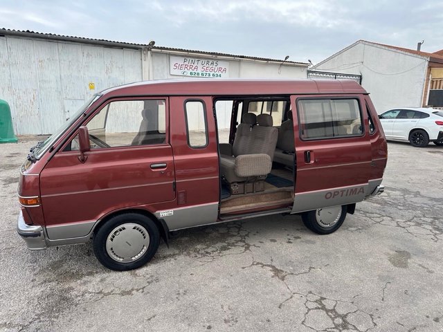 Nissan Banete 1989