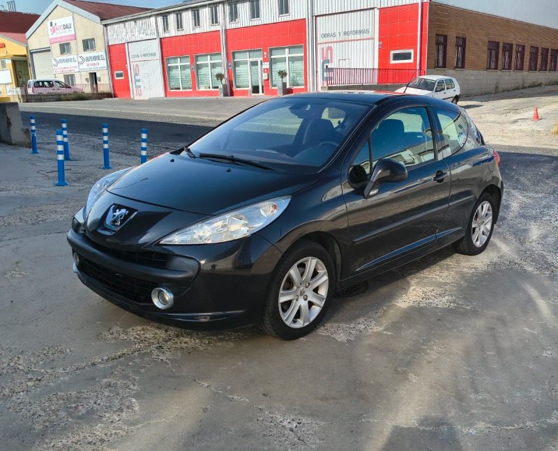 Peugeot 207 2008 - foto 1