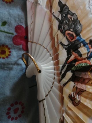 Abanico gigante con puntilla