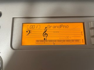 Piano Yamaha PSR-E313 61 teclas sensibles al tacto