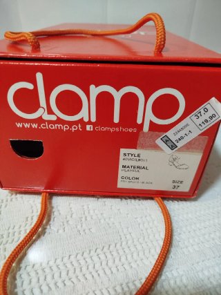 Zapatos de tacón modernos.