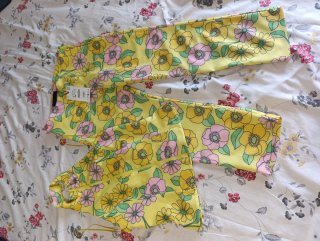 Conjunto floral Zara top halter y pantalón capri S