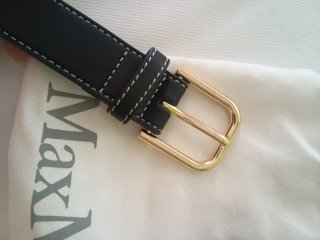 A estrenar Cinturón Max Mara Negro y Dorado