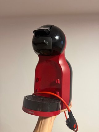 Cafetera Dolce Gusto Roja y Negra