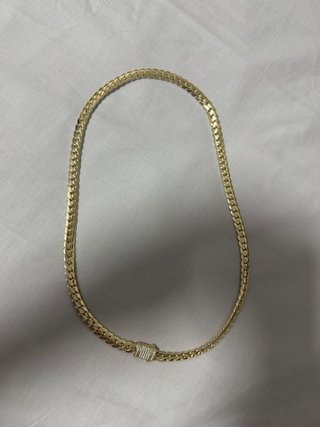 Cadena cubana de oro con cierre de diamantes