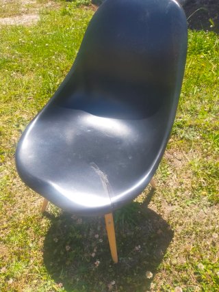 Silla negra moderna