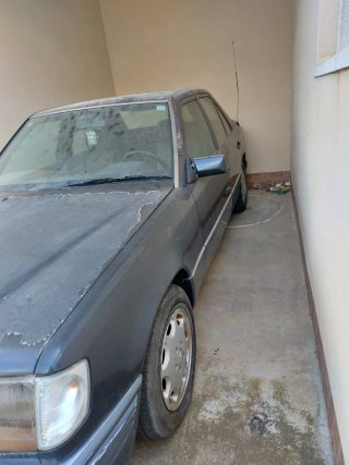 Mercedes-Benz 300 1993