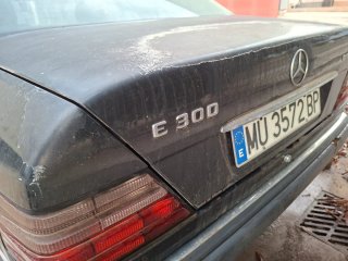 Mercedes-Benz 300 1993