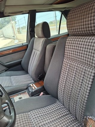 Mercedes-Benz 300 1993