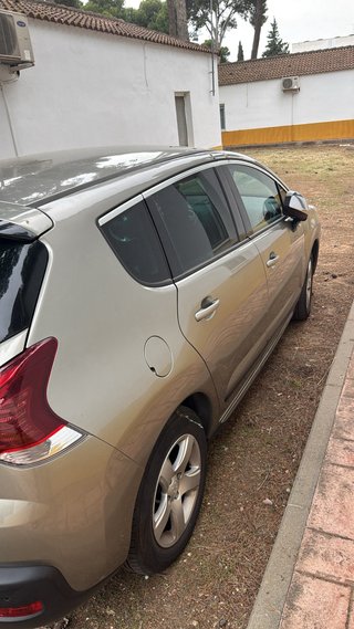 Peugeot 3008 Hybrid4 200cv