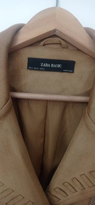 Cazadora Zara flecos tachuelas
